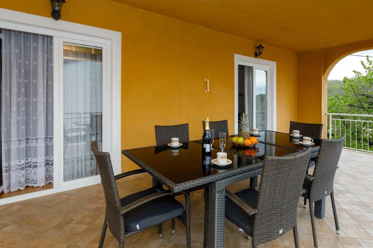 Spacious And Modern App With Big Terrace Malinska